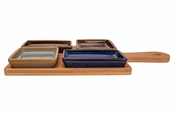 SERVEERPLANK 29X20XH1CM BAMBOE + 4 CUPS MULTI-KLEUR 10X7.5X1.5CM
